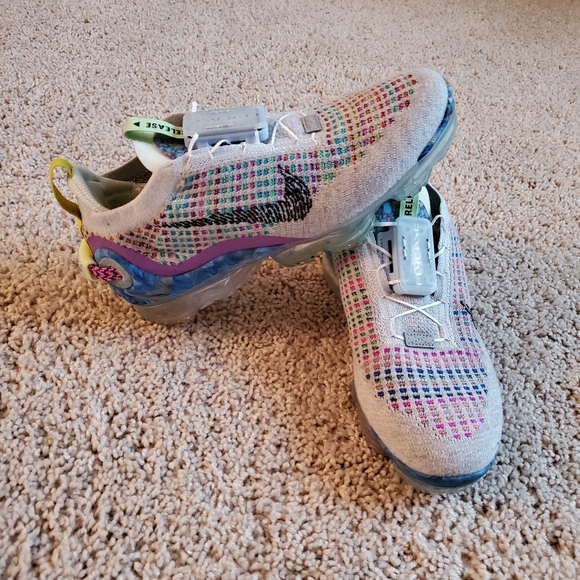 Nike Air VaporMax 2020 Flyknit Multi-Colour CJ6740-001 - Picture 3 of 8